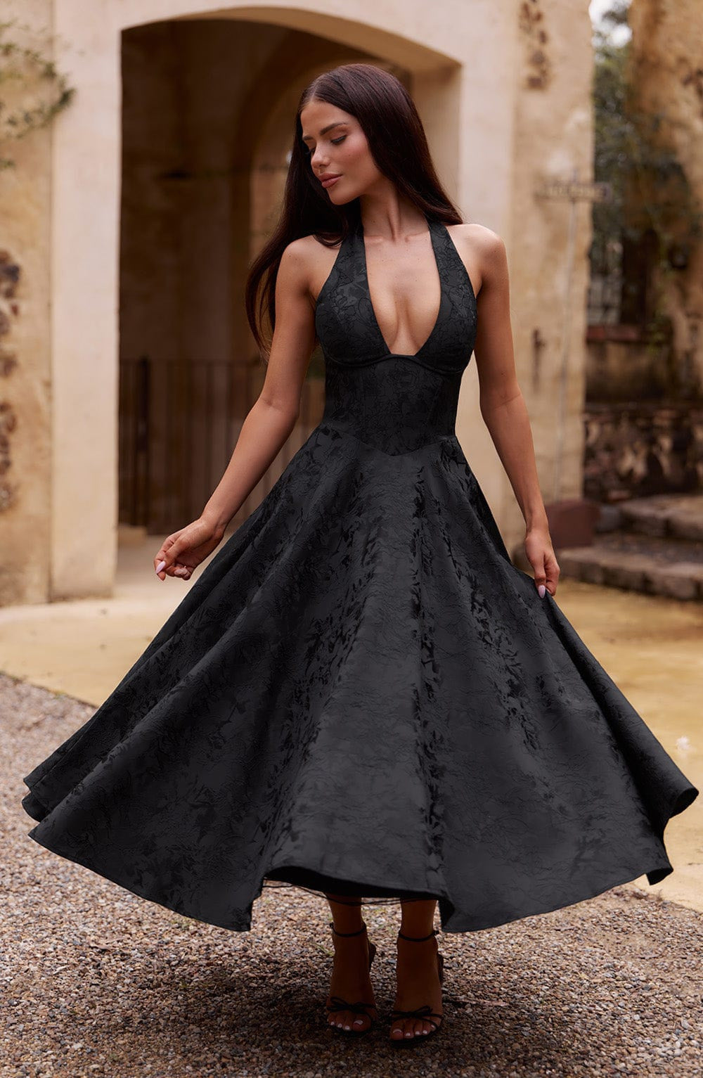 Esmeralda | Vestido Midi sin Mangas con Escote en Haltera