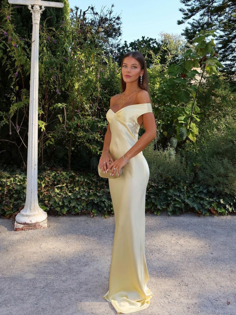 Vestido largo de satén sin espalda Emory