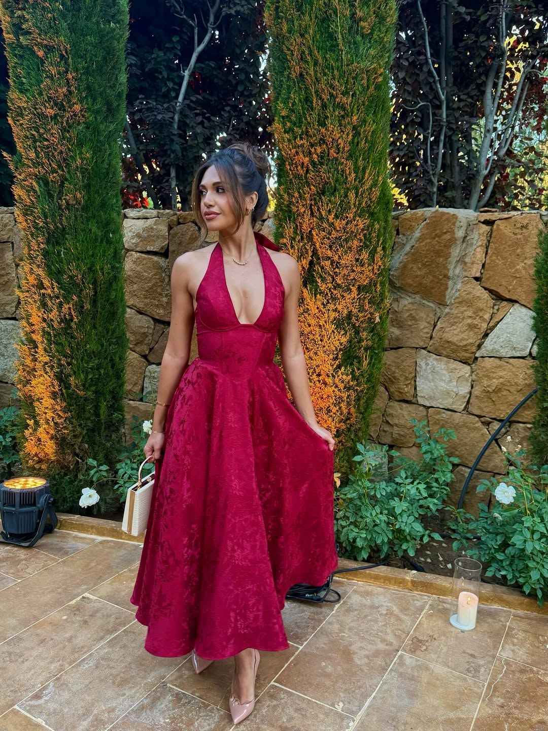 Esmeralda | Vestido Midi sin Mangas con Escote en Haltera