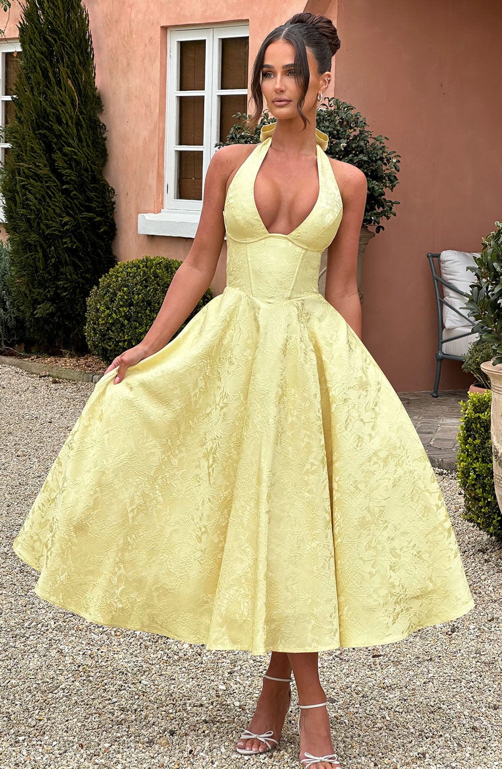 Esmeralda | Vestido Midi sin Mangas con Escote en Haltera