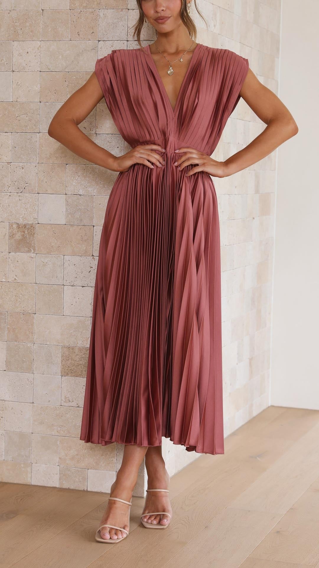 Vestido Elisa™ – Elegancia Plisada