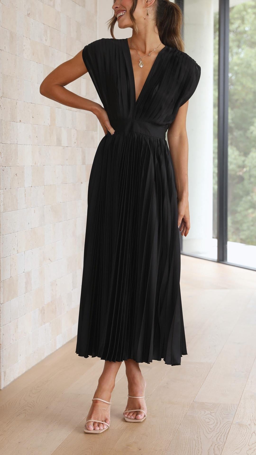 Vestido Elisa™ – Elegancia Plisada