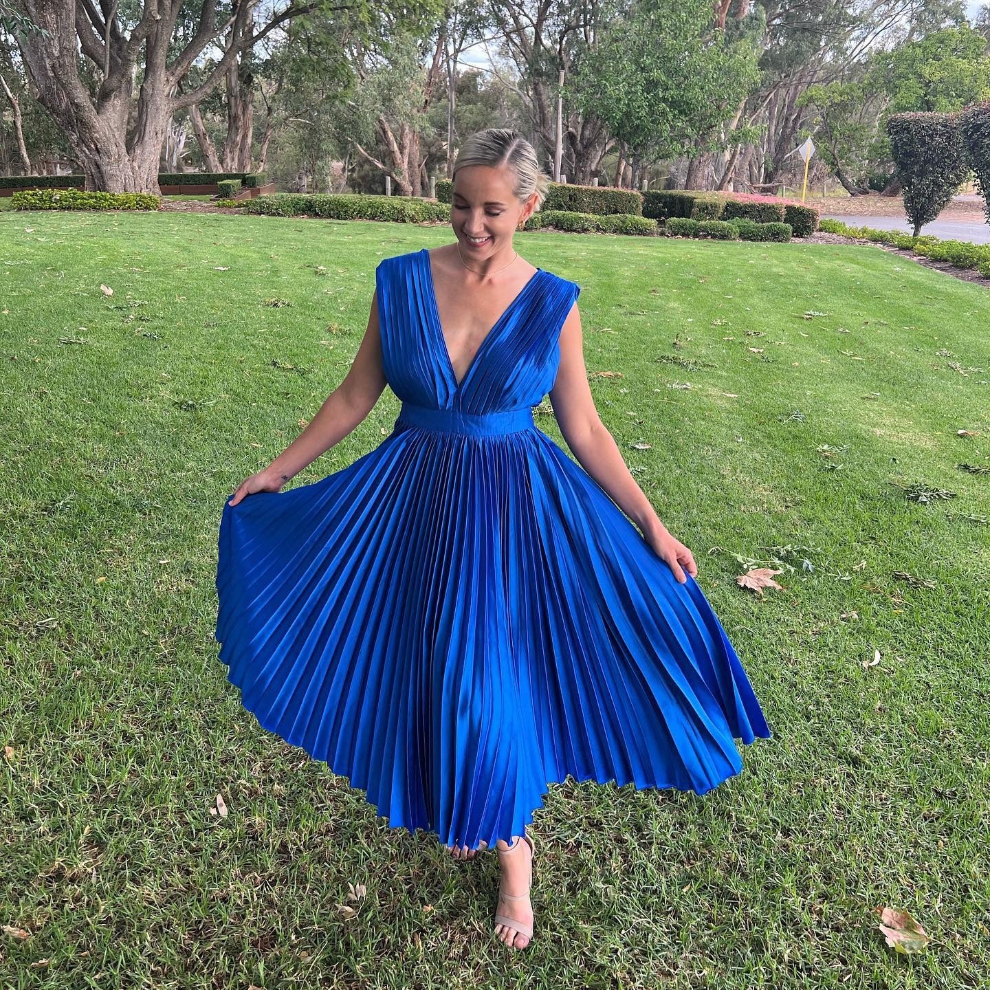 Vestido Elisa™ – Elegancia Plisada